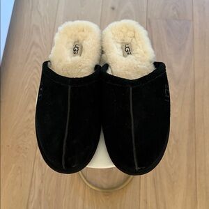 UGG Black and Cream Men's Slippers